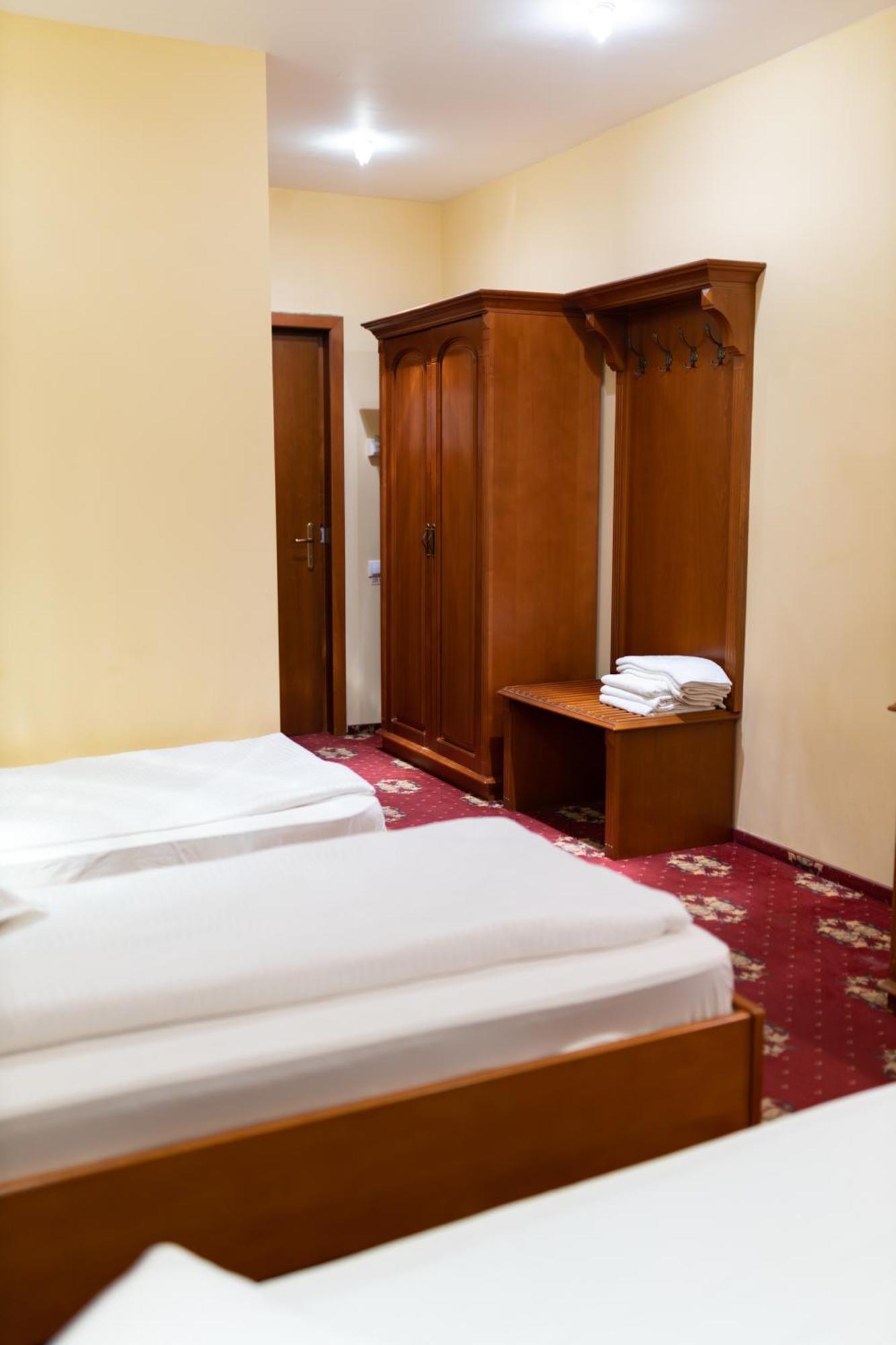 Hotel Coral Satu Mare Exterior foto