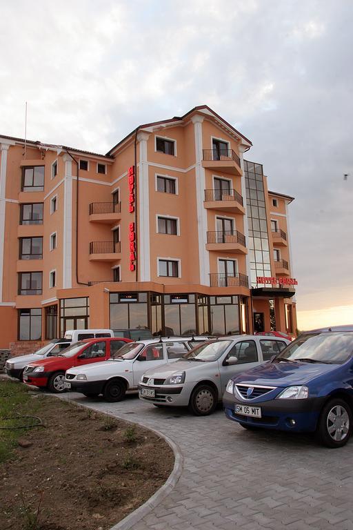 Hotel Coral Satu Mare Exterior foto